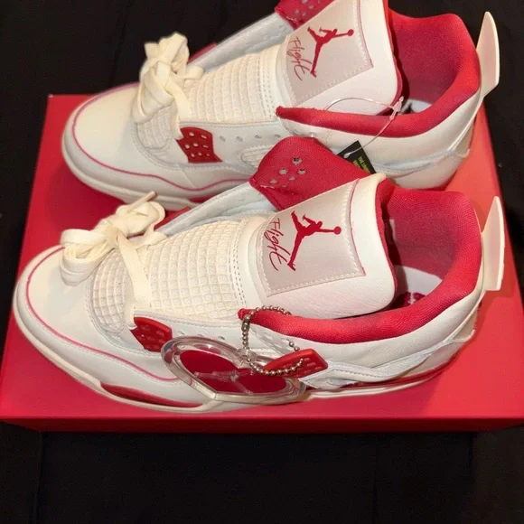 Jordan Air Retro 4 Valentines